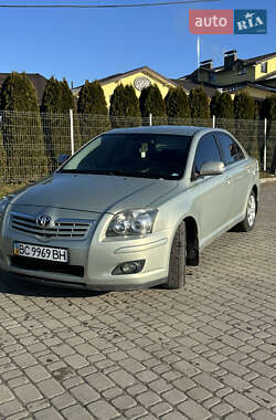 Седан Toyota Avensis 2008 в Николаеве