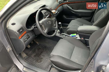 Универсал Toyota Avensis 2004 в 