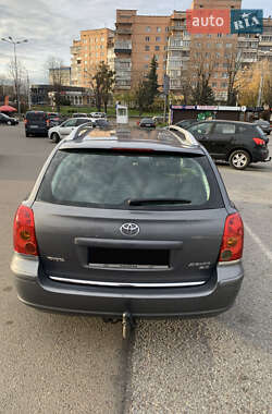 Универсал Toyota Avensis 2004 в 
