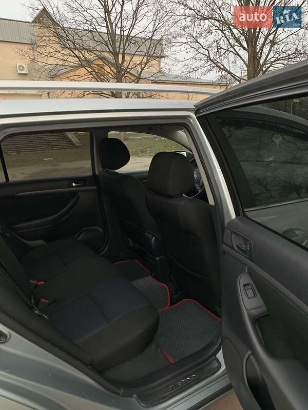 Універсал Toyota Avensis 2007 в Жовкві