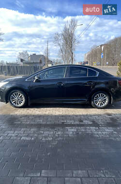 Седан Toyota Avensis 2016 в Тернополе