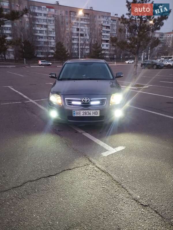 Седан Toyota Avensis 2008 в Очакові