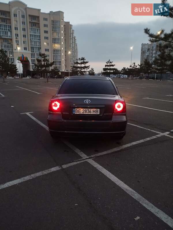 Седан Toyota Avensis 2008 в Очакові