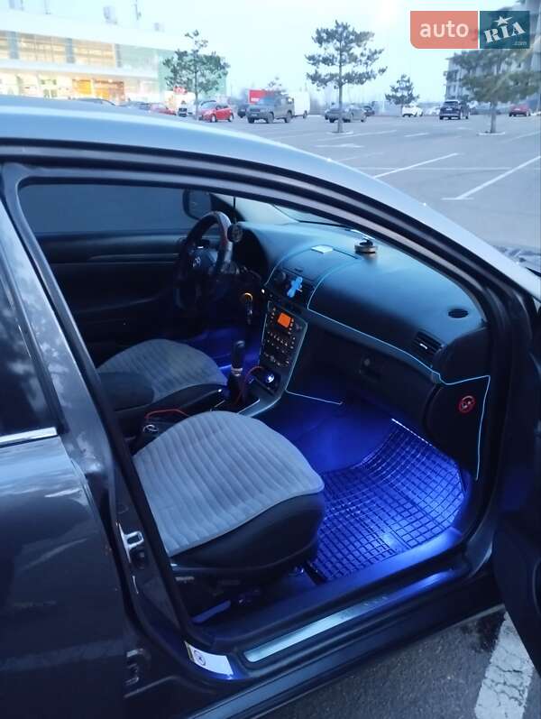 Седан Toyota Avensis 2008 в Очакові