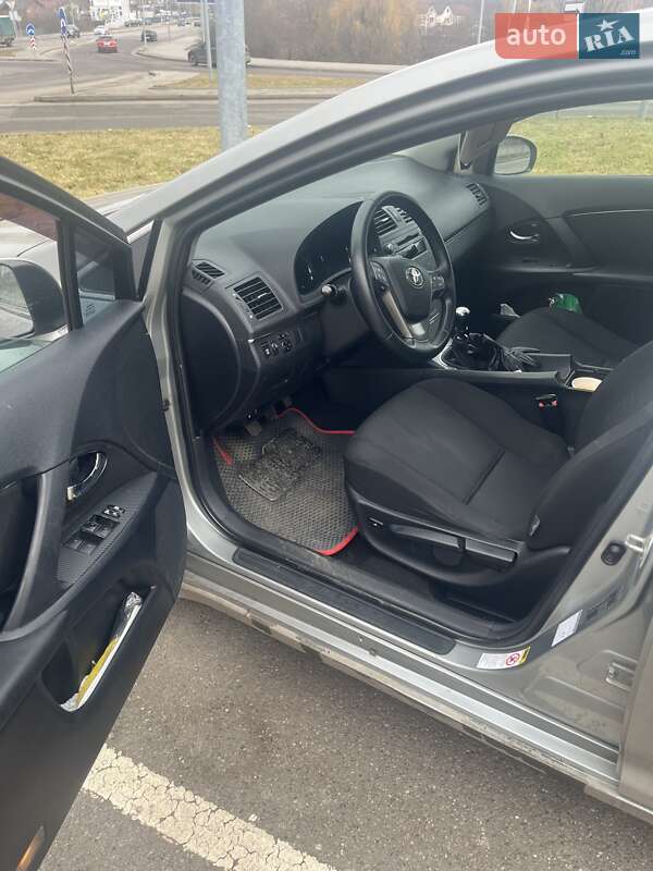 Седан Toyota Avensis 2010 в Вінниці