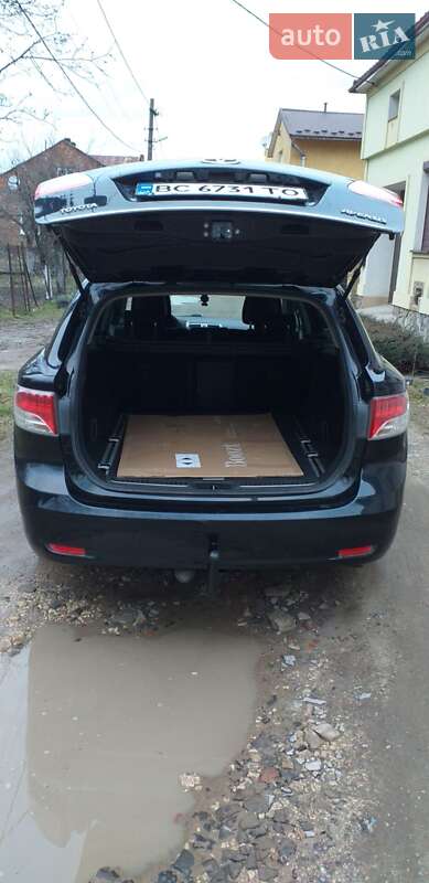 Универсал Toyota Avensis 2011 в Львове