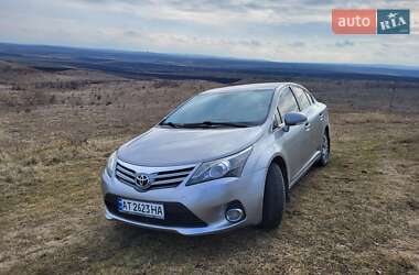 Седан Toyota Avensis 2012 в Івано-Франківську