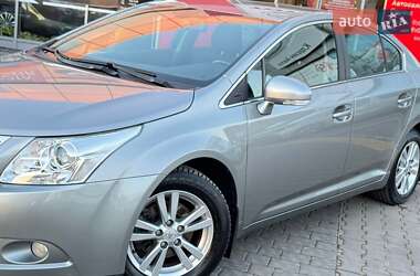 Седан Toyota Avensis 2011 в Ивано-Франковске