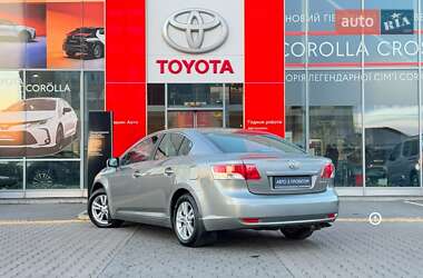 Седан Toyota Avensis 2011 в Ивано-Франковске