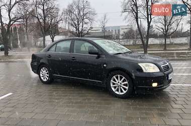 Седан Toyota Avensis 2004 в Черкасах