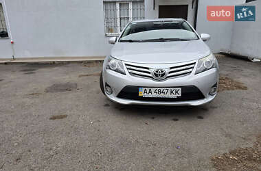 Седан Toyota Avensis 2012 в Києві