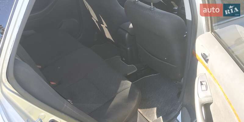 Универсал Toyota Avensis 2006 в Черкассах