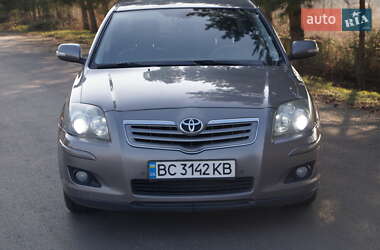 Седан Toyota Avensis 2006 в Львові