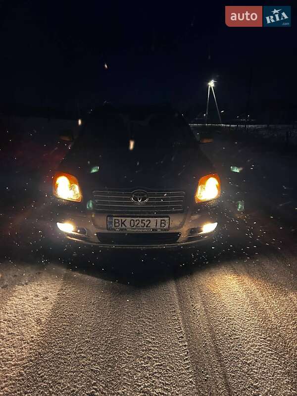 Toyota Avensis 2004