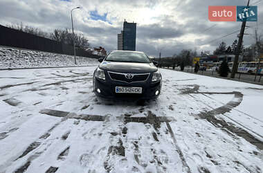 Седан Toyota Avensis 2010 в Тернополе