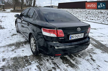 Седан Toyota Avensis 2010 в Тернополе