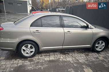 Седан Toyota Avensis 2006 в Ужгороді