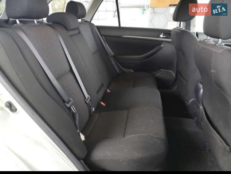 Універсал Toyota Avensis 2006 в Кам'янці-Бузькій
