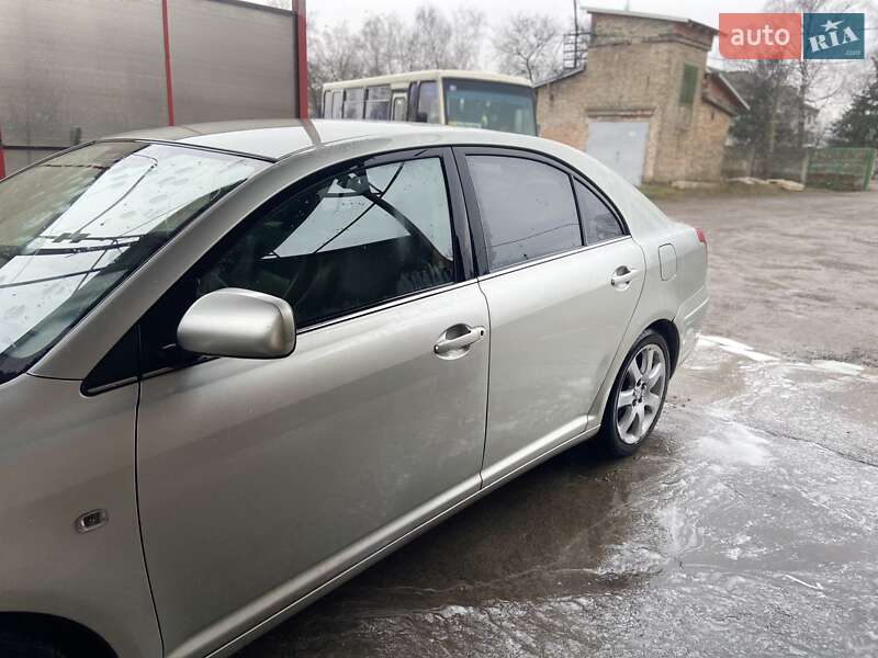 Toyota Avensis 2003