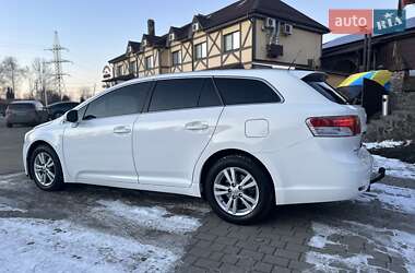 Универсал Toyota Avensis 2011 в Хмельницком