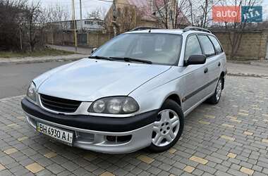 Універсал Toyota Avensis 1999 в Одесі