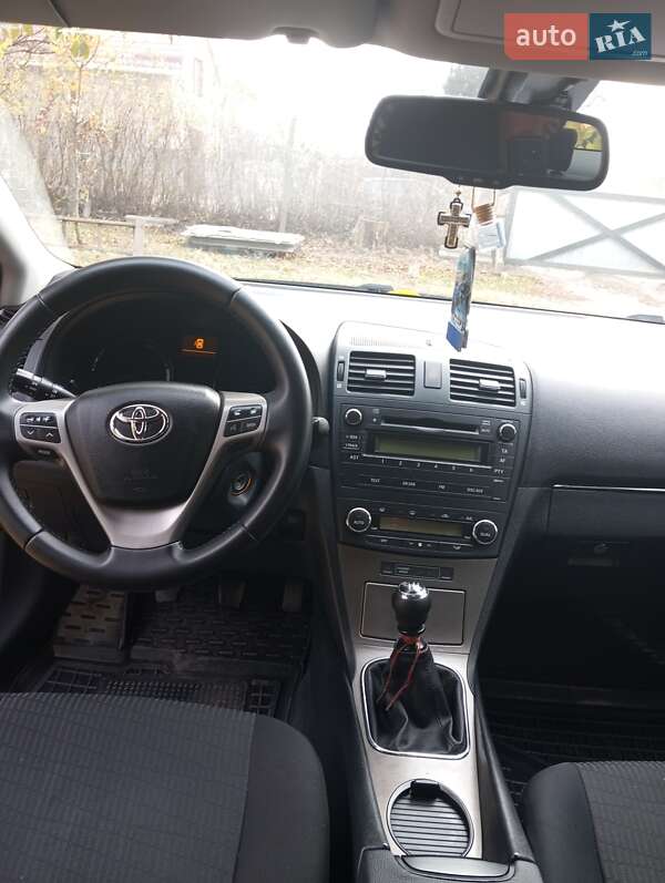 Седан Toyota Avensis 2009 в Хмельницком