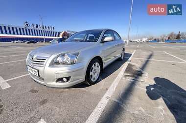 Седан Toyota Avensis 2008 в Киеве