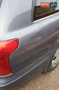 Универсал Toyota Avensis 2004 в 