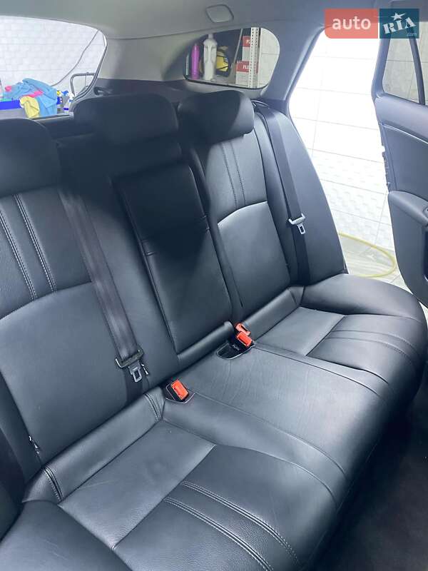 Универсал Toyota Avensis 2012 в Виноградове