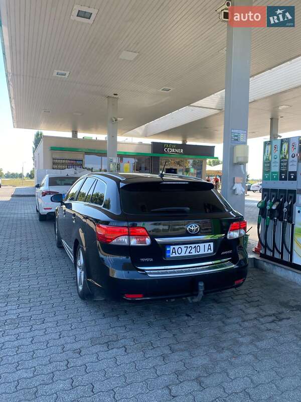 Универсал Toyota Avensis 2012 в Виноградове