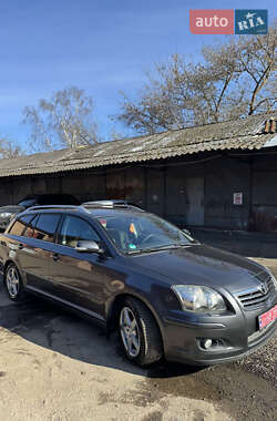 Універсал Toyota Avensis 2008 в Луцьку