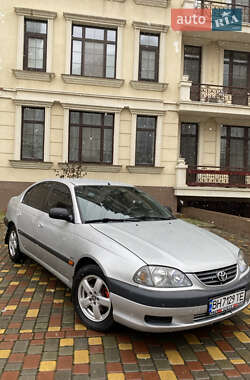 Седан Toyota Avensis 2001 в Одессе