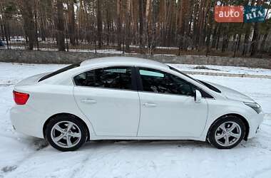 Седан Toyota Avensis 2014 в Полтаве