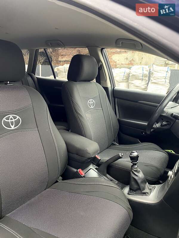 Універсал Toyota Avensis 2007 в Калуші