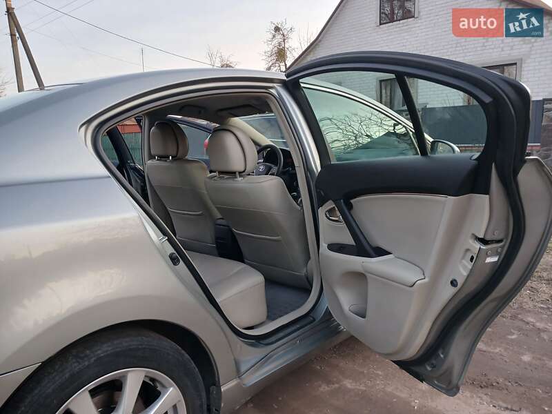 Седан Toyota Avensis 2010 в Черкасах