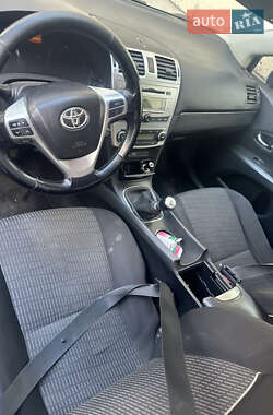 Седан Toyota Avensis 2012 в 