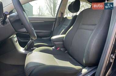 Седан Toyota Avensis 2006 в Киеве