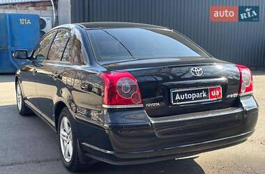 Седан Toyota Avensis 2006 в Киеве