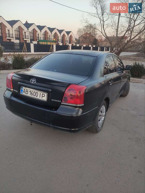 Седан Toyota Avensis 2004 в Белой Церкви