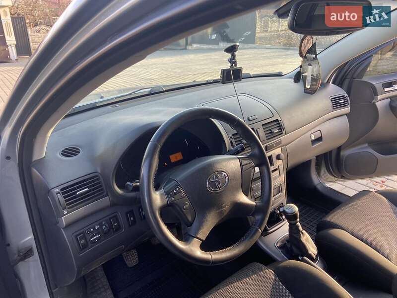 Седан Toyota Avensis 2007 в Виннице