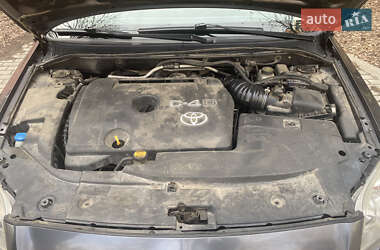 Седан Toyota Avensis 2008 в Львові