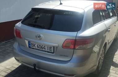 Універсал Toyota Avensis 2008 в Рівному