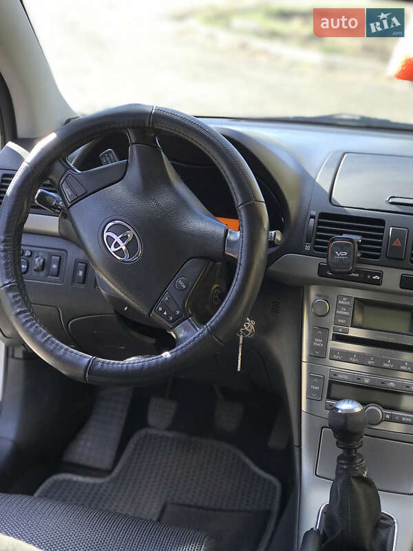 Универсал Toyota Avensis 2008 в Гайвороне