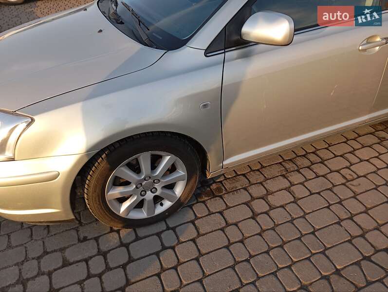 Універсал Toyota Avensis 2006 в Львові