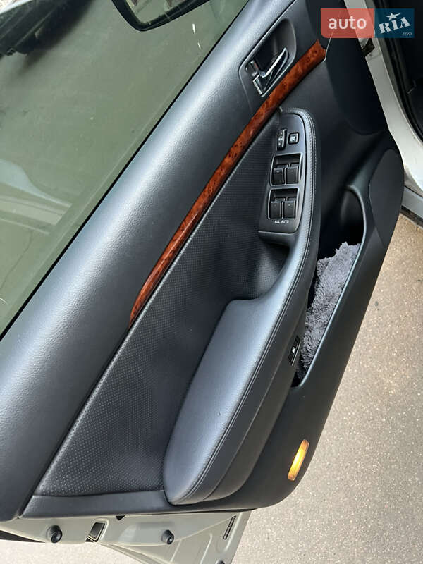 Седан Toyota Avensis 2005 в Одессе