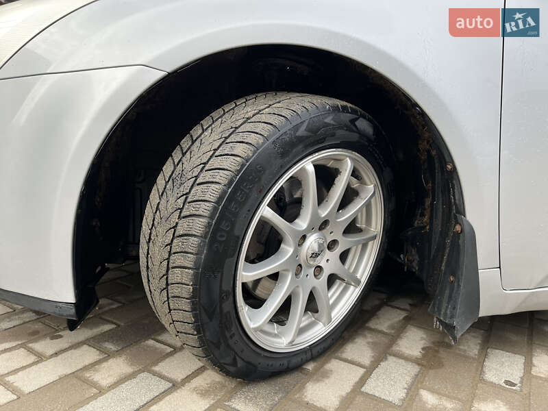 Универсал Toyota Avensis 2008 в Дрогобыче