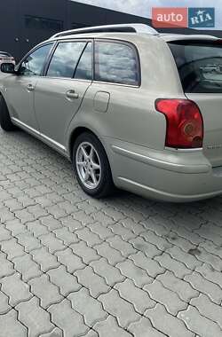 Універсал Toyota Avensis 2004 в 