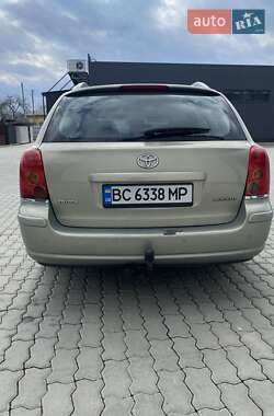 Універсал Toyota Avensis 2004 в 