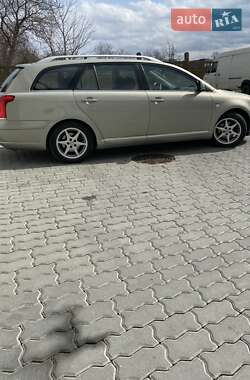 Універсал Toyota Avensis 2004 в 