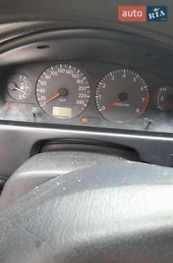 Седан Toyota Avensis 2002 в 